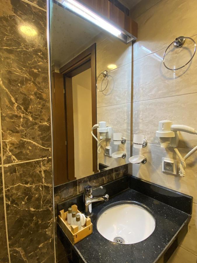 קמר Emily Rose Hotel מראה חיצוני תמונה